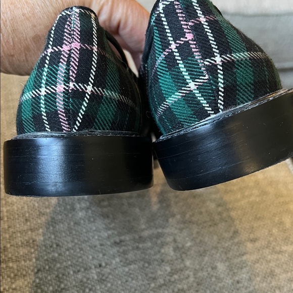 Ann Taylor Plaid Tassel Loafers Preppy - Green and Black Size 9 - Picture 4 of 8